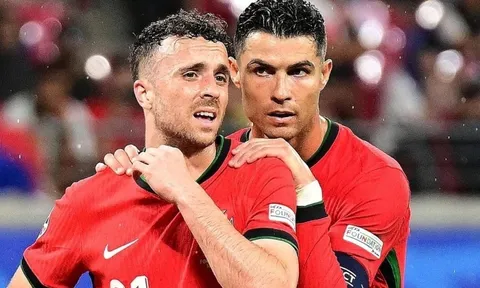 Ronaldo phẫn nộ