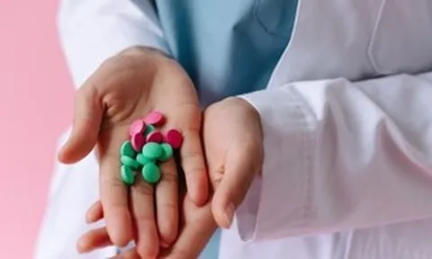 Tâm lý 'đã điều trị phải chọn thuốc tốt nhất' của người con có cha ung thư