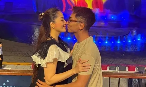 Khánh Thi và chồng kém 11 tuổi 'khóa môi' lãng mạn