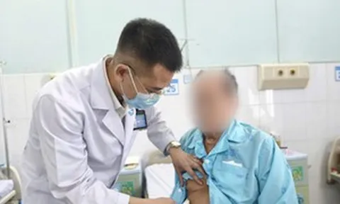 Xương cá xuyên vào gan, cụ ông 82 tuổi sốc nhiễm trùng