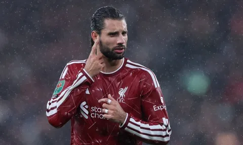 Szoboszlai lập tuyệt phẩm, Liverpool tiễn Tottenham rời Carabao Cup