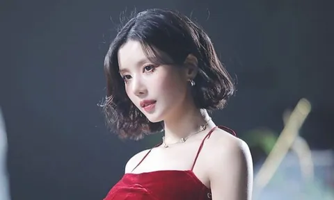 Kwon Eun Bi lên sân khấu ngay sau tai nạn giao thông