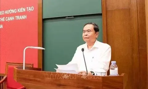 Chủ tịch Quốc hội Trần Thanh Mẫn trao đổi chuyên đề về đổi mới tư duy xây dựng thể chế, pháp luật