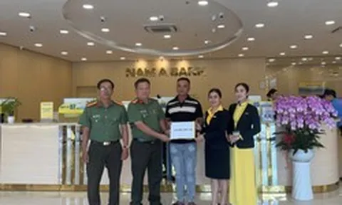 Công an kiểm tra giao dịch chuyển khoản 630 triệu đồng từ tài khoản Nam A Bank sang ACB với nội dung "mua bán tôm": Hai người được mời làm việc
