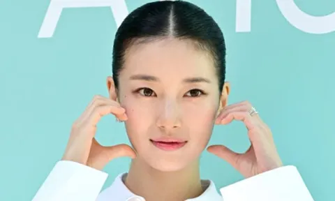 Suzy gây chú ý với nhan sắc ngoài đời thực, fan thốt lên một câu khiến nhiều người bật cười