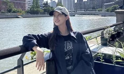 Vóc dáng thon gọn khó tin của Lee Da Hae dù đang mang thai 8 tháng