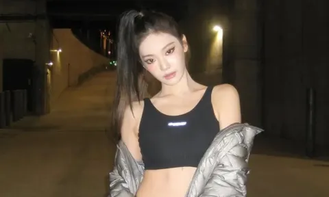 Ningning (aespa) khoe vòng eo nhỏ đến khó tin, body săn chắc gây chú ý