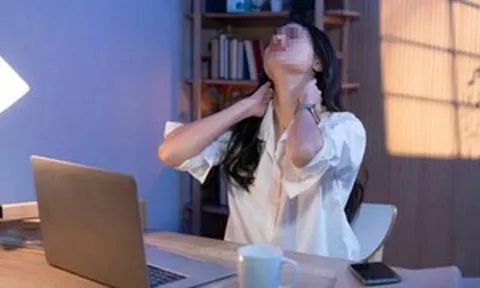 Tan làm chạy thẳng đến phòng khám, người trẻ khổ sở với 'bệnh người già'