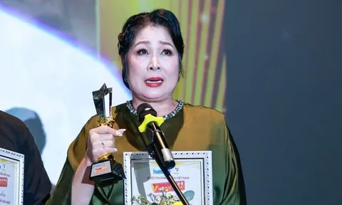 NSND Hồng Vân nhận 'tin vui' ở giải thưởng Vietnamese