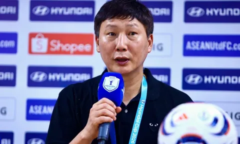 HLV Kim: 'Vinh quang đã là quá khứ'