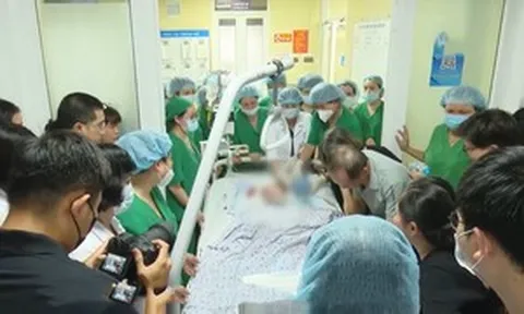 Khoảnh khắc nghẹn ngào tiễn biệt nữ nhân viên y tế hiến tạng cứu người