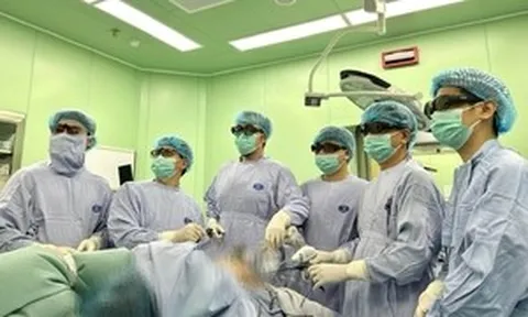 Một lần khám phát hiện hai bệnh ung thư