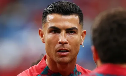 Ronaldo bỏ buổi tập của tuyển Bồ Đào Nha, trở về khách sạn