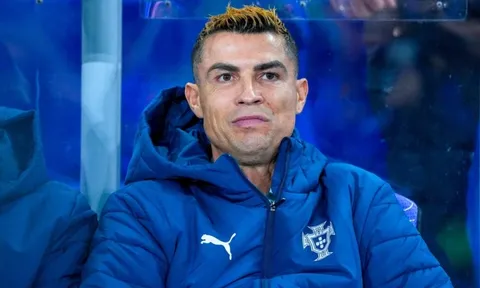 HLV Jorge Jesus tự làm khó mình với Ronaldo