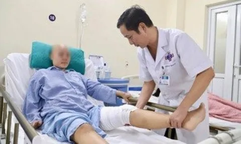 Khối u ung thư sát dây thần kinh, bác sĩ nỗ lực giữ chân cho người mẹ 2 con