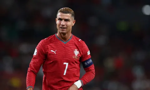 Ronaldo khác Messi thế nào ở đoạn cuối sự nghiệp quốc tế?