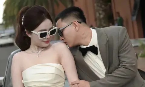 Hoài Lâm hôn Ngọc Trinh tình tứ