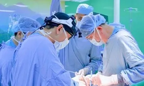Phẫu thuật tái tạo vú tức thì giúp bệnh nhân không còn mặc cảm khi tỉnh dậy
