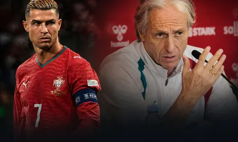 HLV Bồ Đào Nha lên tiếng sau tuyên bố của Ronaldo