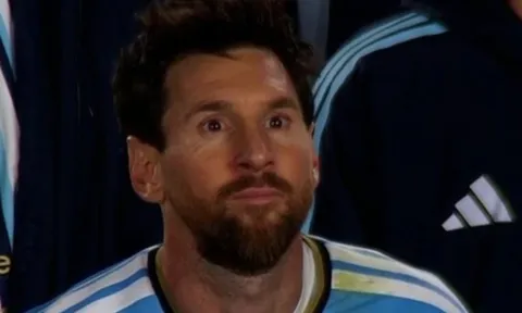 Cảnh xấu hổ trong ngày chia tay của Messi
