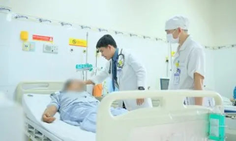 Đang khỏe mạnh đột ngột nhồi máu cơ tim, bác sĩ cảnh báo dấu hiệu nguy hiểm