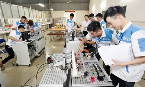 Chuyển giao nguyên trạng 9 cơ sở giáo dục từ Bộ về địa phương quản lý
