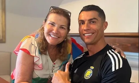 Mẹ Ronaldo chỉ trích người Bồ Đào Nha vô ơn với con trai