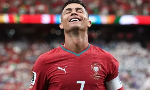 Viễn cảnh Ronaldo làm cầu thủ kiêm HLV Bồ Đào Nha