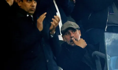 Guardiola trở lại Etihad đúng đêm Man City bị PSG dạy bóng đá