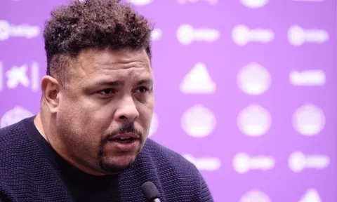 Ronaldo 'béo' phản bác CR7