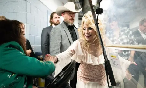 Cháu trai Dolly Parton lên tiếng về tin nhắn đe dọa, hé lộ tranh chấp tài sản