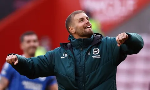 Carrick chưa bị sa thải, MU đã nhắm người kế nhiệm