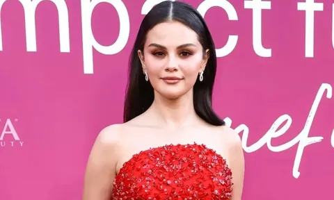 Selena Gomez bất ngờ nhắc đến tình cũ sau 16 năm chia tay
