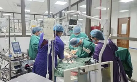 Hơn 2 tháng cứu người đàn ông ngừng tim trên xe cấp cứu