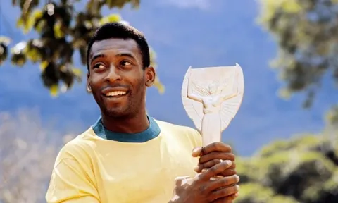 Từ cậu bé nghèo đến 'Vua bóng đá'