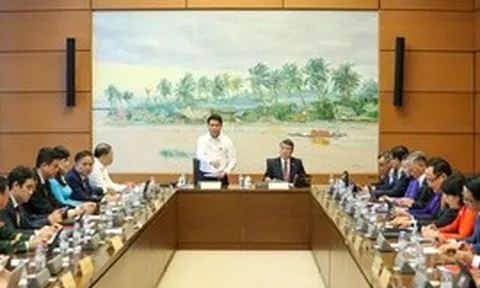 Bảo đảm quyền lợi người tiêu dùng và an ninh, an toàn mạng lưới bưu chính
