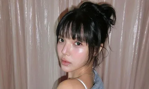 Cựu thành viên AOA bất ngờ xuất hiện trong trang phục bệnh nhân, loạt ảnh gây lo lắng