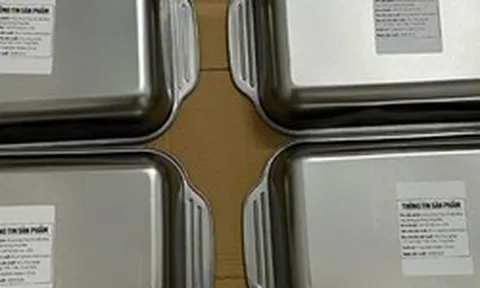 “Vua Khay-Inox” bị xử phạt vì bán hơn 2.000 sản phẩm vi phạm nhãn hàng hóa
