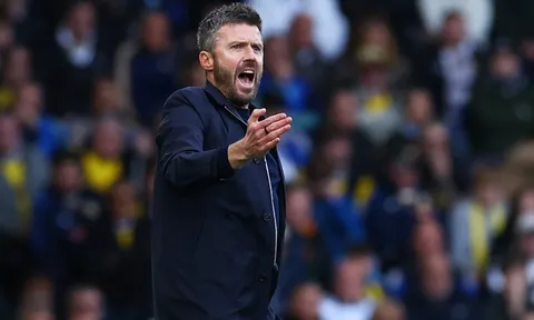 Carrick gây tranh luận với phát biểu sau trận hòa Leeds