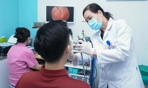 Trông con đồng nghiệp mắc cúm A, người đàn ông phát bệnh sau 1 ngày