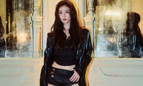 Jihyo (TWICE) gây sốt với màn nhảy gợi cảm giữa đường phố Paris