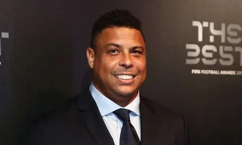 Ronaldo và Roberto Carlos bắt tay trong thương vụ 76 triệu euro