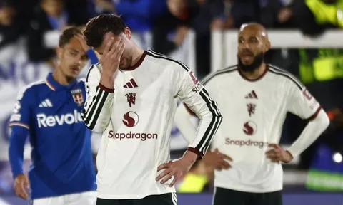 Ai cứu được Manchester United?