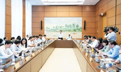 Đề xuất cảnh báo sức khỏe chiếm 85% bao thuốc lá, siết chặt việc bán thuốc lá cho người dưới 18 tuổi