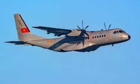 Chuyến bay quân sự đặc biệt đưa 8.453 mẫu sinh phẩm liệt sĩ cuối cùng từ Đồng bằng sông Cửu Long ra Hà Nội trong Chiến dịch 500 ngày đêm