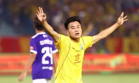 Sao trẻ vô danh rực sáng giữa các ngoại binh V.League