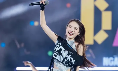Phương Mỹ Chi gây bất ngờ tại concert BIGBANG Hà Nội