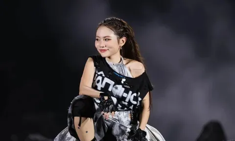 Phương Mỹ Chi tuyên bố sau khi xem concert BIGBANG với người thương