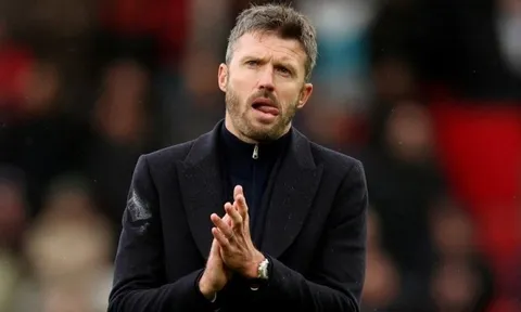 Carrick chỉ còn 48 giờ ở MU?