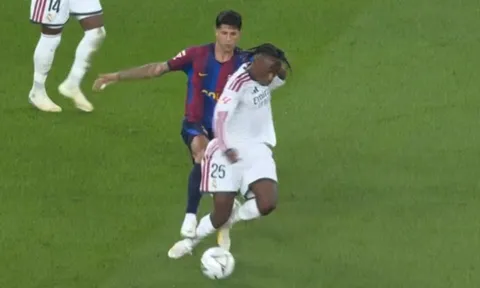 Tình huống tranh cãi ở 'El Clasico'
